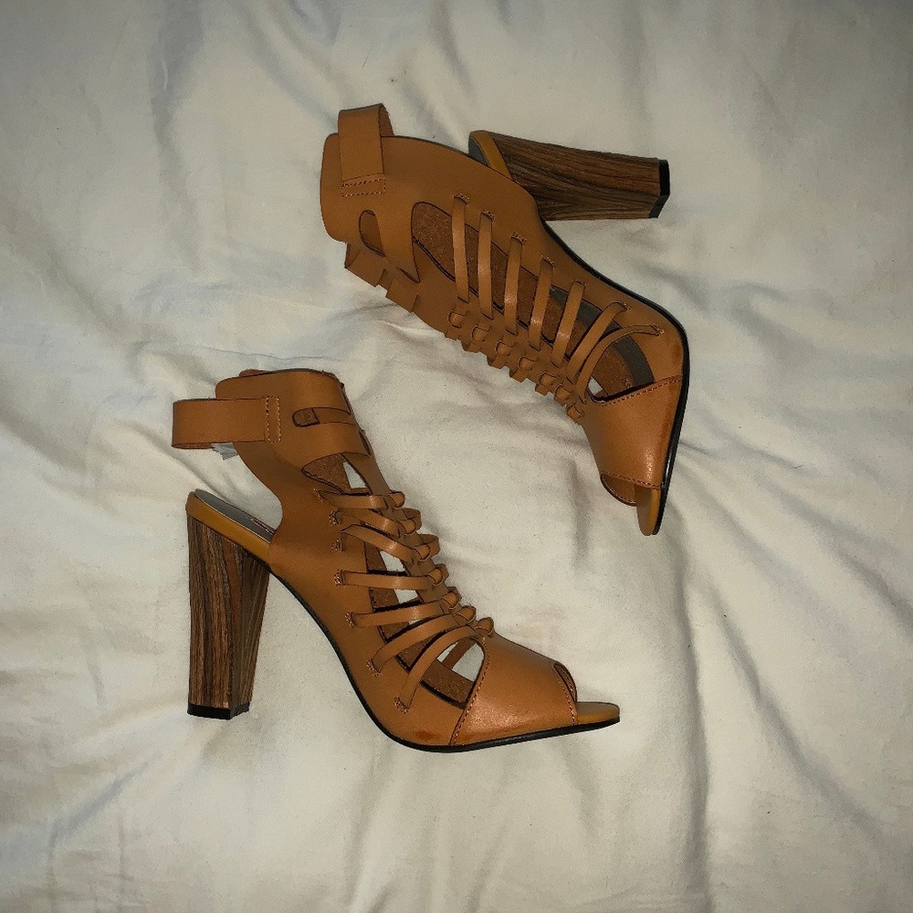 NWOT C Label Figaro Heel